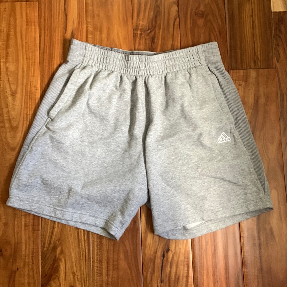 Adidas mens athletic shorts gray bottoms Size L large EUC